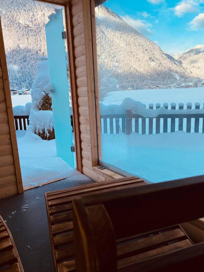 Forest Chalet, 15 Min To Salzburg Olt Town, And Most Beautiful Lakes, Secluded Location, 1,000 Sqm Garden, Mountainview, Panorama Sauna, Bath Whirlpool, Bbq&Bikes&Sunbeds For Free, Up To 10 P Golling an der Salzach Bagian luar foto