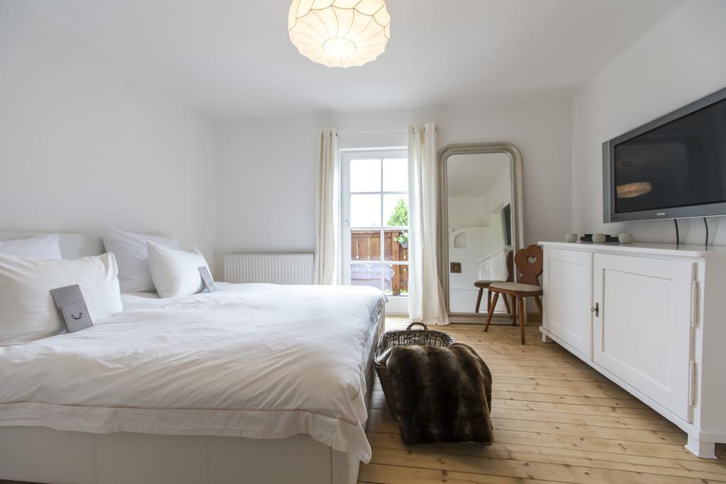 Forest Chalet, 15 Min To Salzburg Olt Town, And Most Beautiful Lakes, Secluded Location, 1,000 Sqm Garden, Mountainview, Panorama Sauna, Bath Whirlpool, Bbq&Bikes&Sunbeds For Free, Up To 10 P Golling an der Salzach Ruang foto