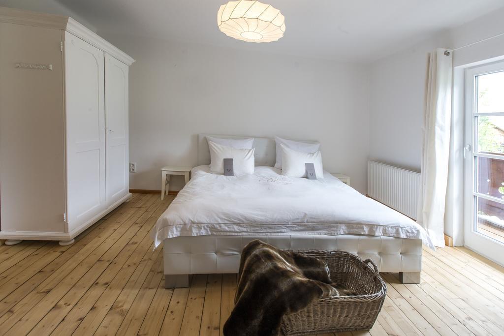 Forest Chalet, 15 Min To Salzburg Olt Town, And Most Beautiful Lakes, Secluded Location, 1,000 Sqm Garden, Mountainview, Panorama Sauna, Bath Whirlpool, Bbq&Bikes&Sunbeds For Free, Up To 10 P Golling an der Salzach Ruang foto