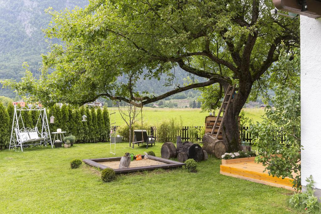 Forest Chalet, 15 Min To Salzburg Olt Town, And Most Beautiful Lakes, Secluded Location, 1,000 Sqm Garden, Mountainview, Panorama Sauna, Bath Whirlpool, Bbq&Bikes&Sunbeds For Free, Up To 10 P Golling an der Salzach Bagian luar foto