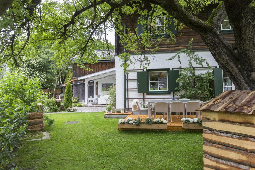 Forest Chalet, 15 Min To Salzburg Olt Town, And Most Beautiful Lakes, Secluded Location, 1,000 Sqm Garden, Mountainview, Panorama Sauna, Bath Whirlpool, Bbq&Bikes&Sunbeds For Free, Up To 10 P Golling an der Salzach Bagian luar foto
